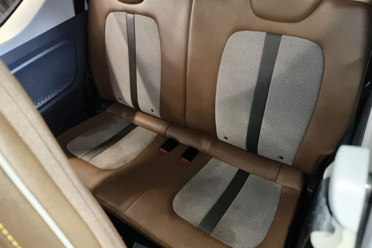 Used Wuling Hongguang MINIEV 2022 GAMEBOY 300km Enthusiast Model with Lithium Iron Phosphate
