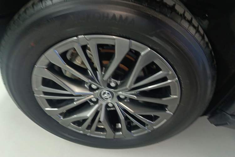 Used Toyota Wildlander 2023 Dual-Motor 2.5L E-CVT Four-Wheel Drive Prestige Edition
