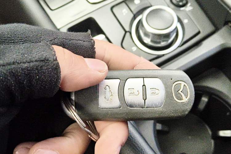 Used Mazda Mazda 3 Axela 2017 Sedan 1.5L Automatic Luxury Model Emission Standard China V
