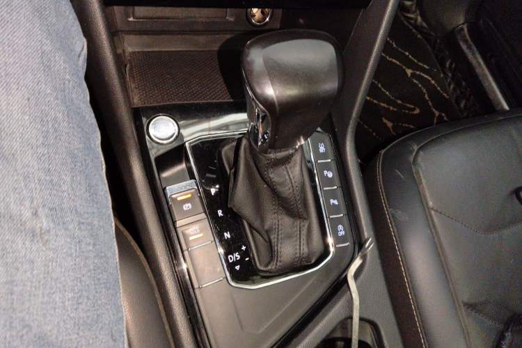 Used Volkswagen Tiguan L 2019 330TSI Automatic Two-Wheel Drive Smart Luxury Version China VI Standard