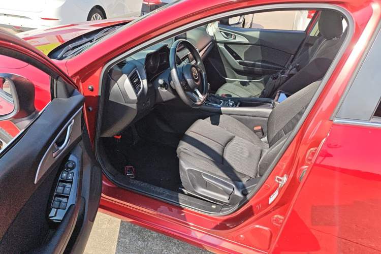 Used Mazda Mazda 3 Axela 2017 Hatchback 1.5L Automatic Luxury Model Emission Standard China V
