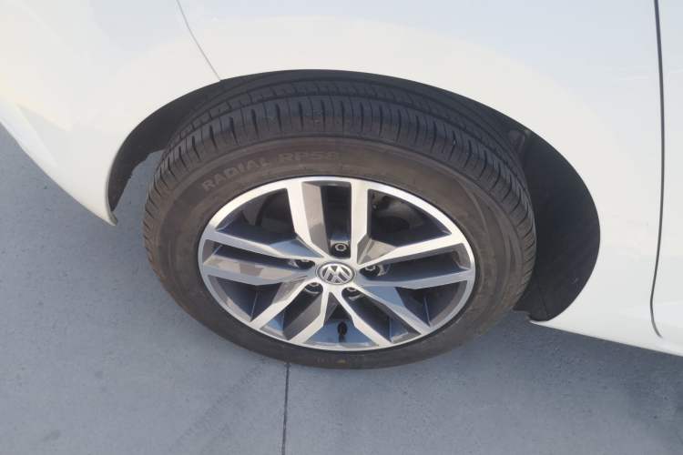 Used Volkswagen Golf 2016 230TSI Automatic Luxury Version
