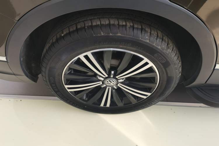 Used Volkswagen Tiguan L 2017 380TSI Automatic All-Wheel-Drive Luxury Edition