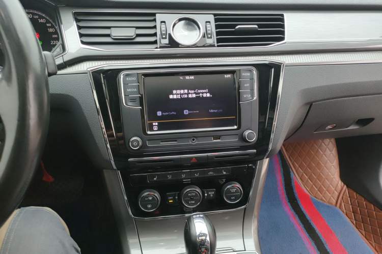 Used Volkswagen Passat 2017 330TSI DSG Luxury Edition
