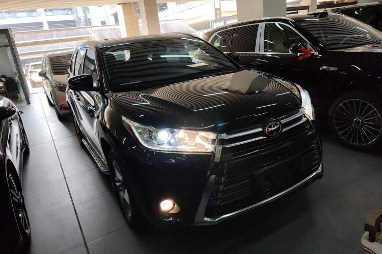 Used Toyota Highlander 2018 2.0T Four-Wheel Drive Prestige Version 7 Seats China V Emission Standard

