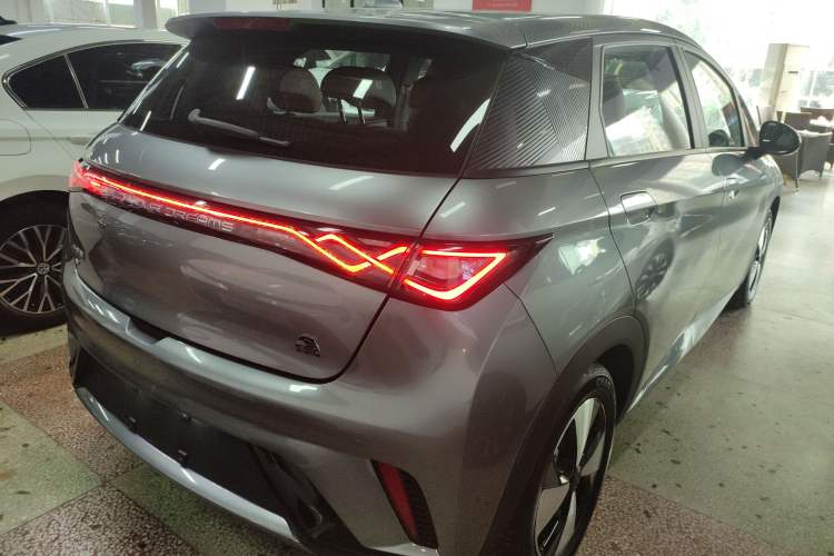 Used BYD Dolphin 2023 420 km Fashion Edition
