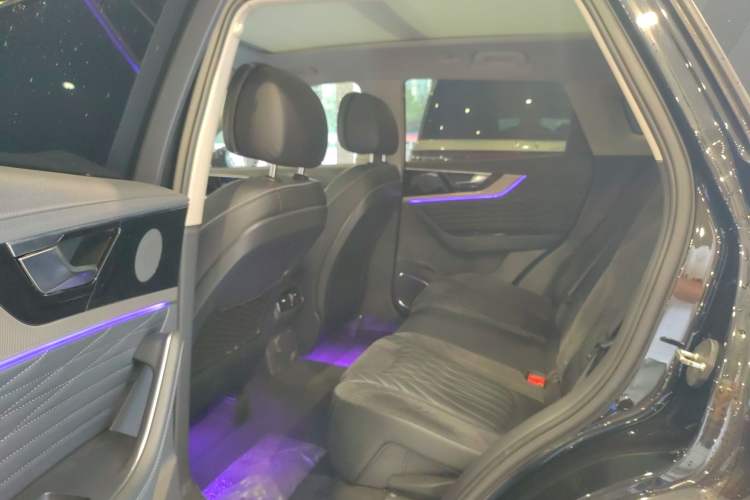 Used Hongqi HS5 2022 Facelifted Version 2.0T Smart Connect Flagship All-Wheel-Drive Edition
