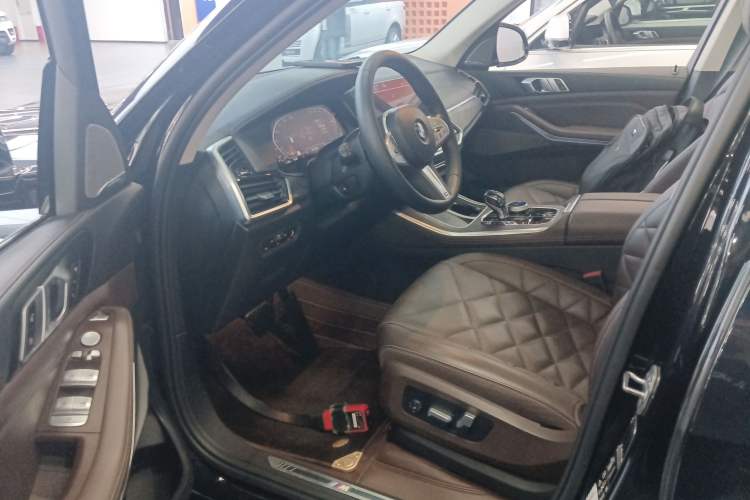 Used BMW X5 2022 Restyled xDrive 30Li Luxury Version M Sport Package