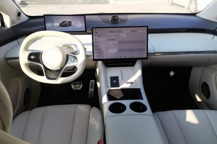 Used Hima Luxeed R7 2025 Range-Extended Version 251 km Max
