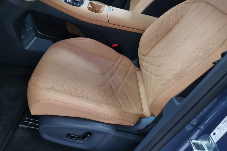 Used Geely Galaxy Galaxy Xingjian 7 EM-i 2025 120km Flagship Edition
