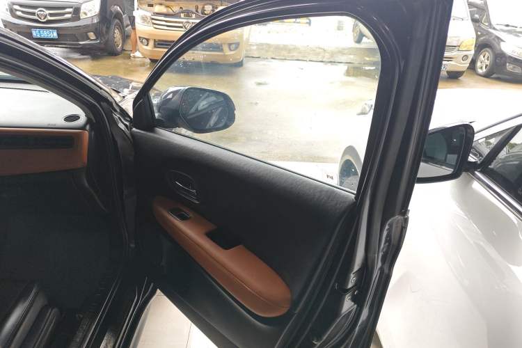 Used Honda Vezel 2016 1.8L CVT Front-Wheel Drive Pioneer Edition
