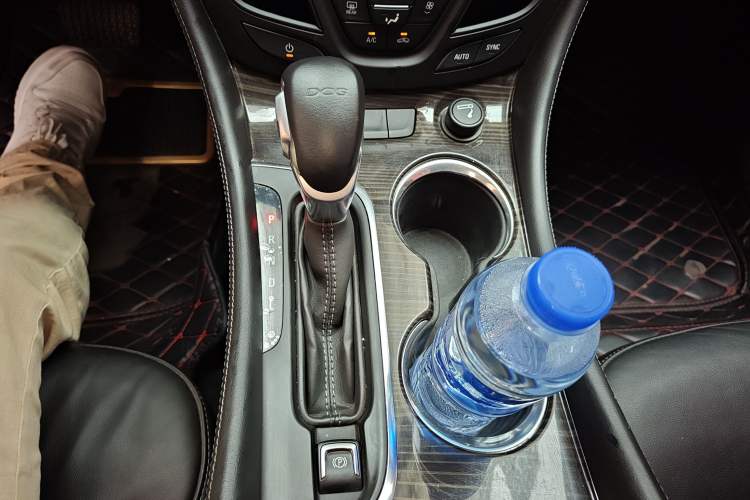 Used Buick Envision 2018 20T Two-Wheel-Drive Elite Model
