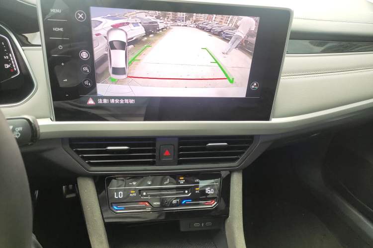 Used Volkswagen Bora 2023 300TSI DSG Prestige Edition
