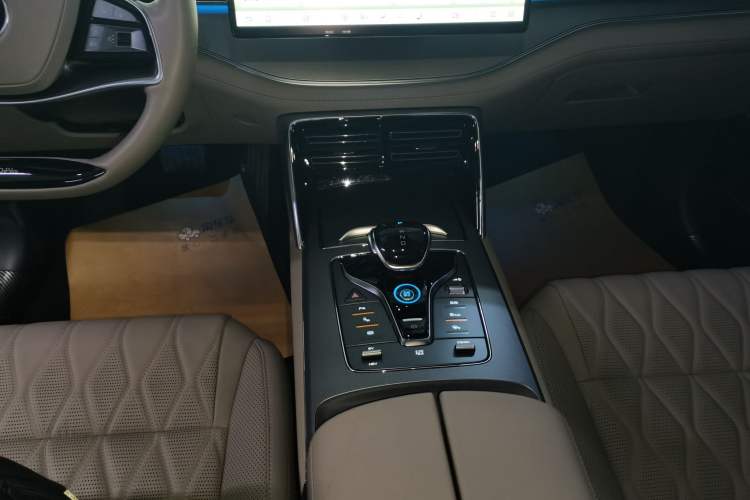 Used BYD Tang New Energy 2024 DM-i Glory Edition 112KM Prestige Model
