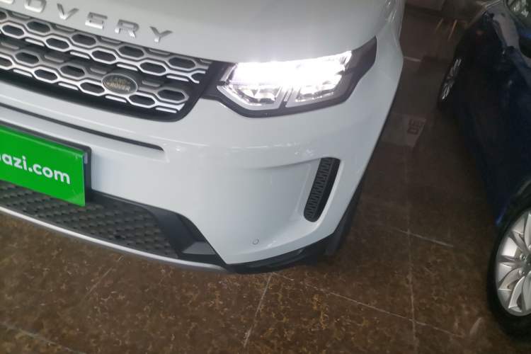 Used Land Rover Discovery Sport 2020 200 PS Family Edition
