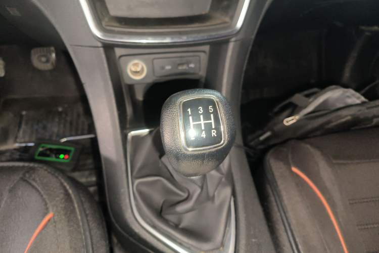 Used Dongfeng Aeolus AX5 2017 1.4T Manual Qushang Model
