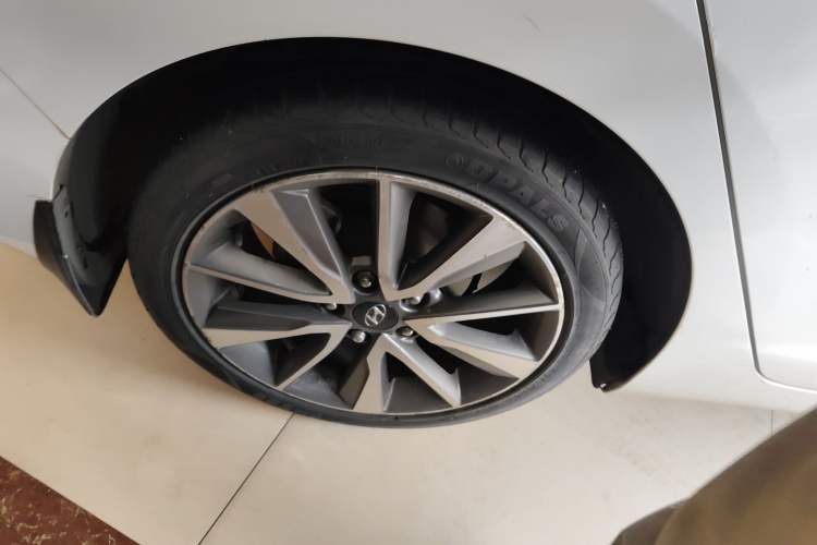 Used Hyundai Elantra 2015 1.6L Automatic Leading Model