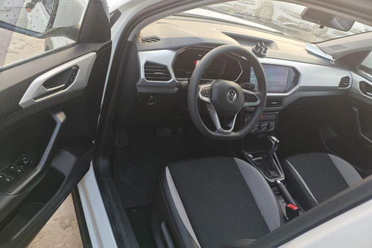 Used Volkswagen Tacqua 2021 200TSI DSG JoyConnect Edition