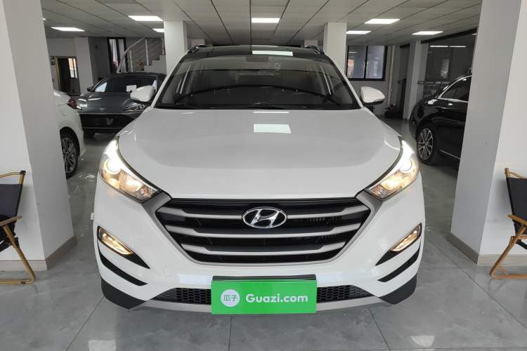 Used Hyundai Tucson 2018 1.6T Dual-Clutch Two-Wheel Drive 15th Anniversary Special Edition