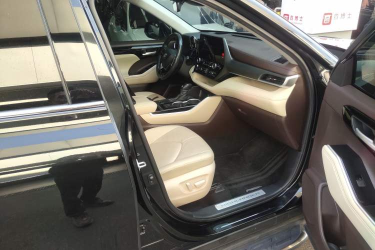 Used Toyota Highlander 2022 Dual-Engine 2.5L Four-Wheel Drive Prestige Version 7 Seats
