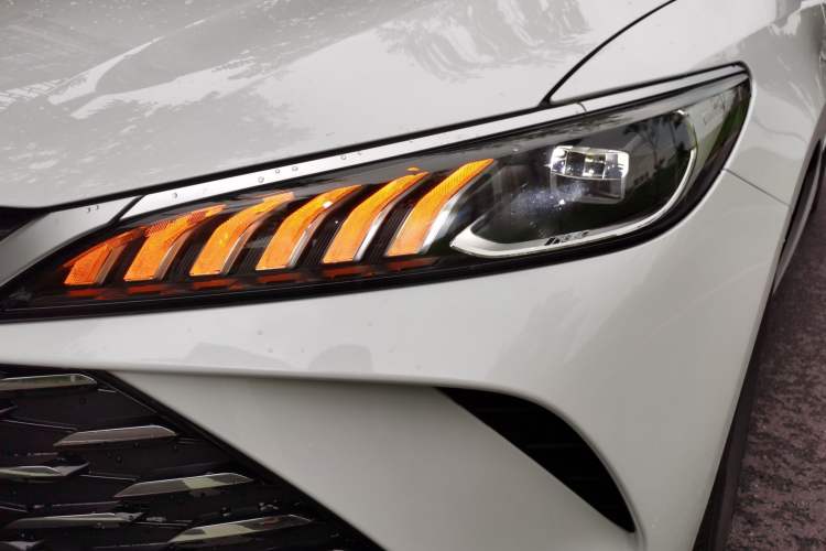 Used BYD Qin PLUS 2025 DM-i Smart Drive 55KM Leading Model