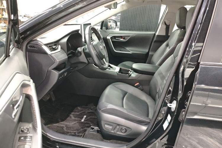 Used Toyota RAV4 2022 Dual-Engine 2.5L E-CVT Four-Wheel Drive Elite Plus Edition
