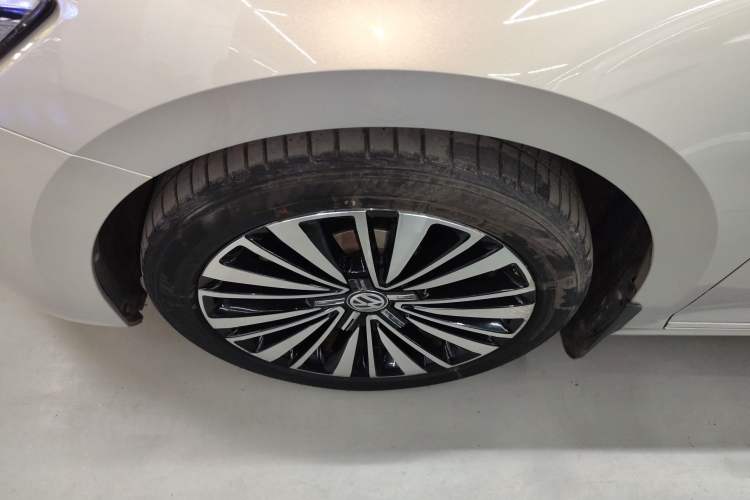 Used Volkswagen Passat 2019 330TSI Luxury Edition China VI Standard
