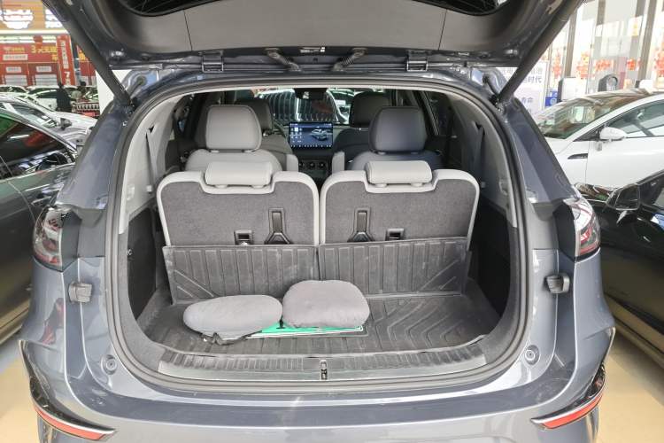 Used Denza N8 2023 Four-Wheel Drive Ultra-Hybrid Flagship Six-Seater Version
