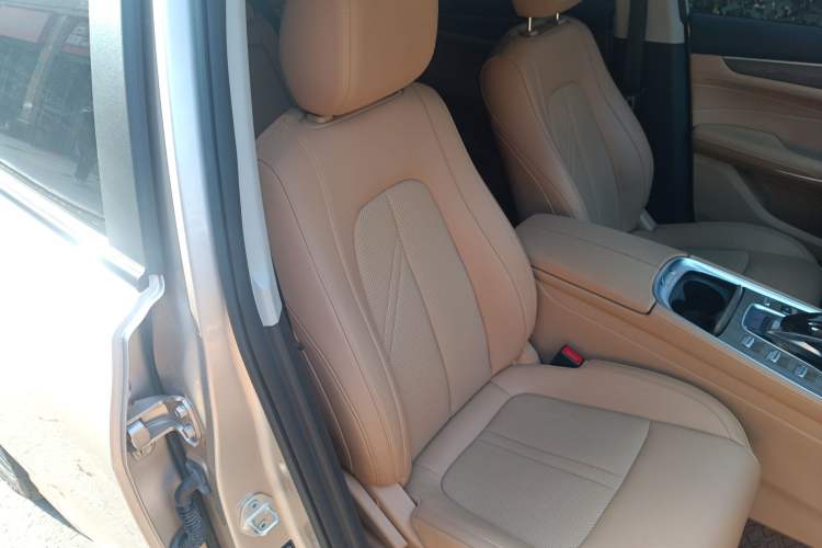 Used  E5 2023 1.5L DE-i 110KM Flagship 7-Seater
