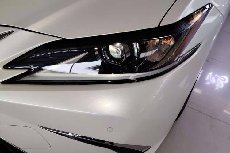 Used Lexus ES 2022 300h Excellence Edition