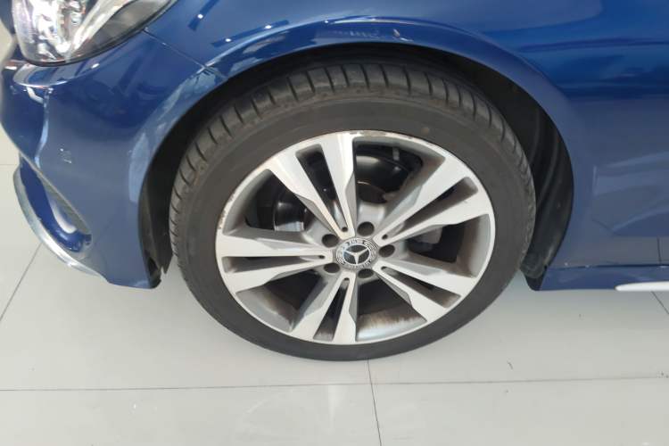 Used Mercedes-Benz C-Class 2017 Facelift C 200 L 4MATIC Sport Edition
