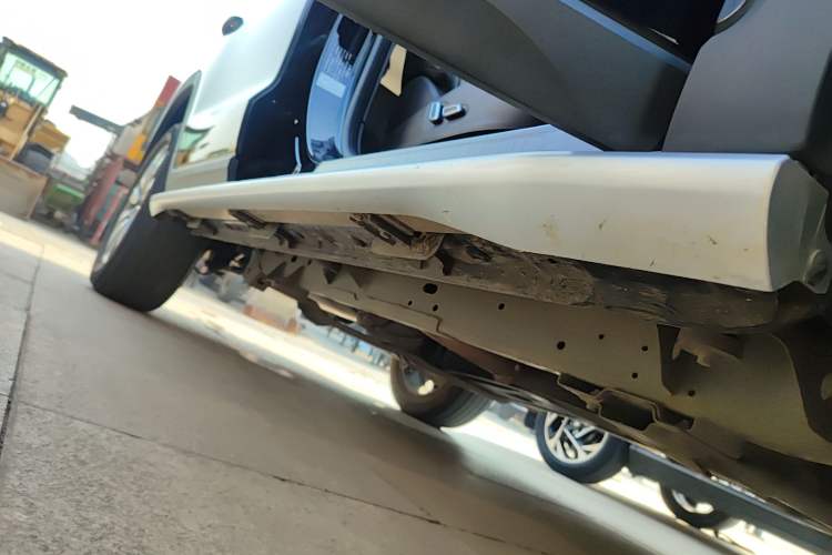 Used Roewe RX8 2019 30T Smart Connectivity Two-Wheel Drive Supreme Flagship Edition
