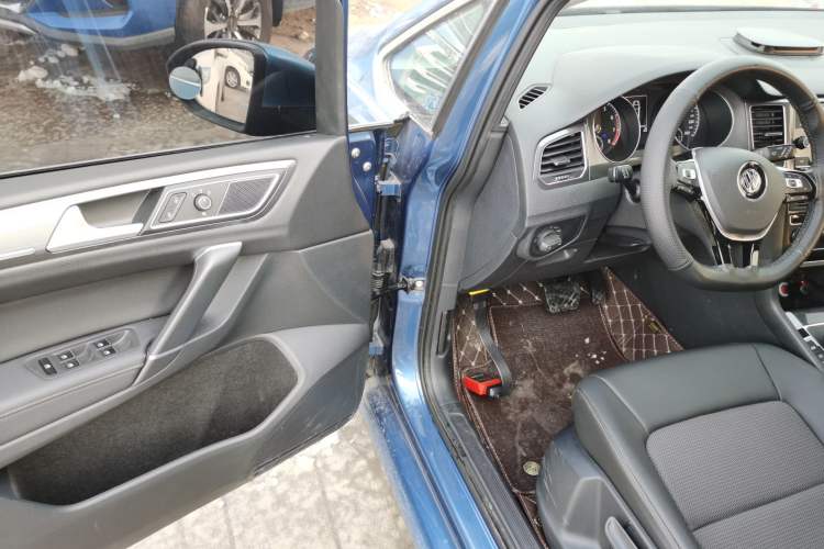 Used Volkswagen Golf Sportsvan 2018 230TSI Automatic Trend Edition