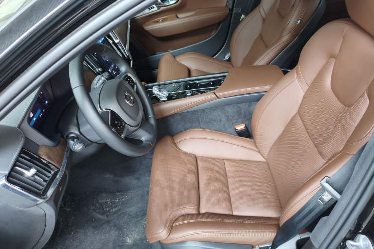 Used Volvo S90 2025 B5 Zhiya Luxury Edition
