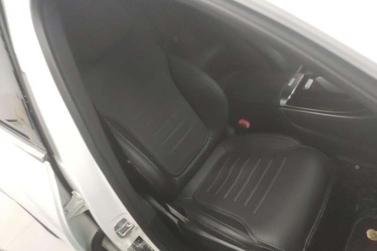 Used Mercedes-Benz GLC 2023 GLC 260 L 4MATIC Luxury Model 5 Seats