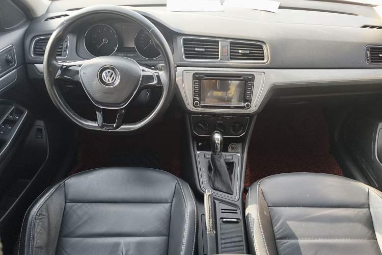 Used Volkswagen Lavida 2015 230TSI DSG Comfort Edition
