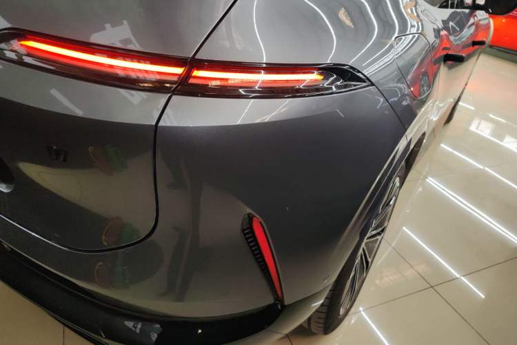 Used  07 2024 Max Extended-Range Edition
