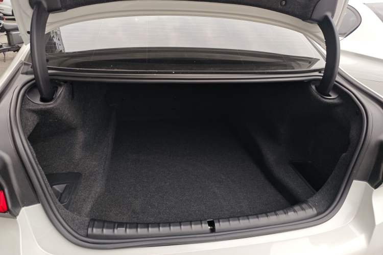 Used BMW 5 Series 2022 Second Facelift 525Li M Sport Package