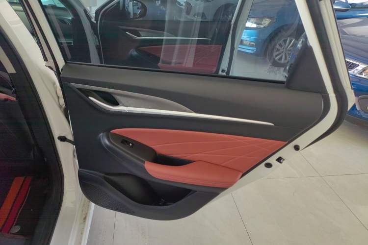 Used Changan Eado 2022 PLUS Blue Whale NE 1.4T GDI DCT Prestige Edition
