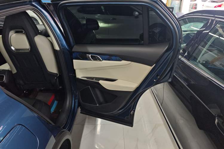 Used Lynk & Co 01 2019 2.0T Two-Wheel Drive Zhaopu Version China VI Standard
