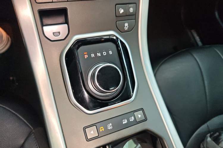 Used Land Rover Range Rover Evoque 2018 240 PS SE Smart Brilliance Edition
