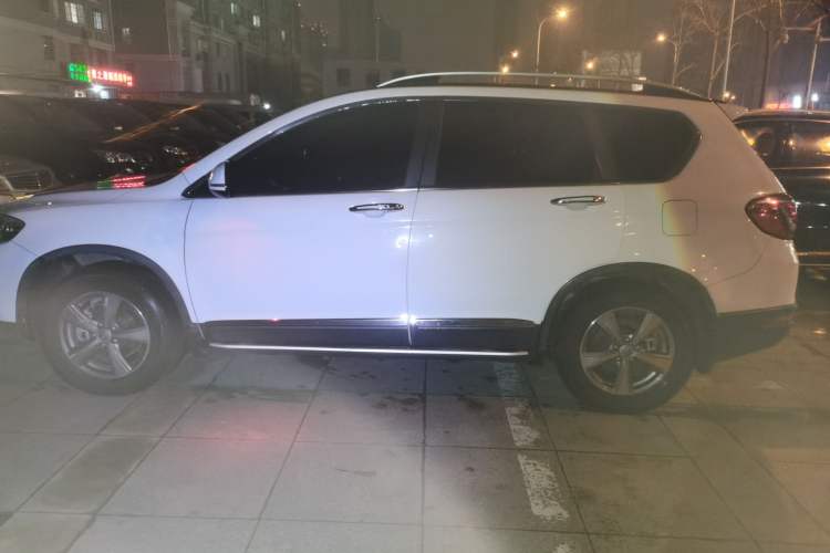 Used Haval H6 2015 Revised Version Sport Edition 1.5T Manual Transmission Two-Wheel Drive Elite Grade
