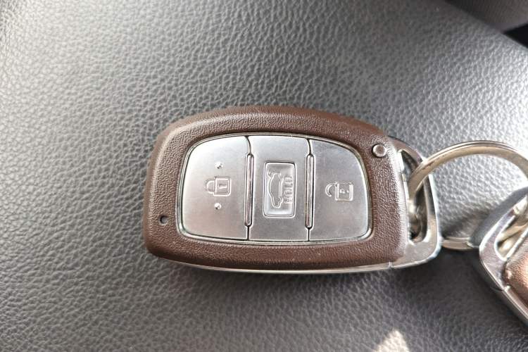 Used Hyundai Elantra 2016 1.6L Automatic ZhiXuan – Elite Version