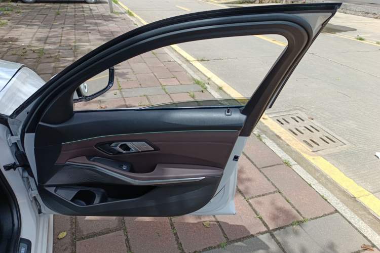 Used BMW 3 Series 2021 Facelifted 320Li M Sport Package
