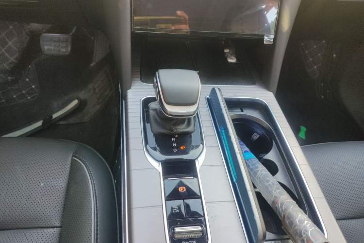 Used Hongqi HS7 PHEV 2024 2.0T PHEV Four-Wheel Drive Flagship Edition 6 Seats