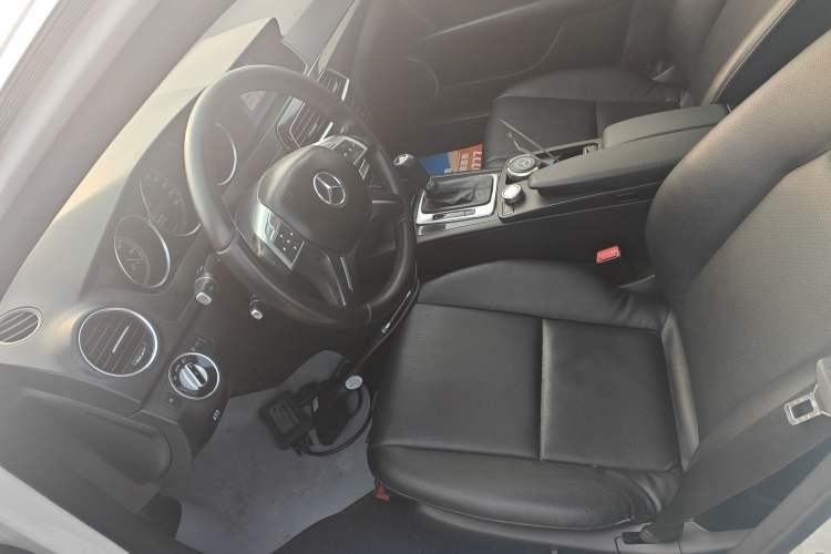 Used Mercedes-Benz C-Class 2013 C 180 Classic Grand Edition
