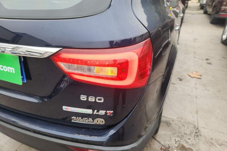 Used Dongfeng Fengon 580 2016 1.5T Manual Luxury Version
