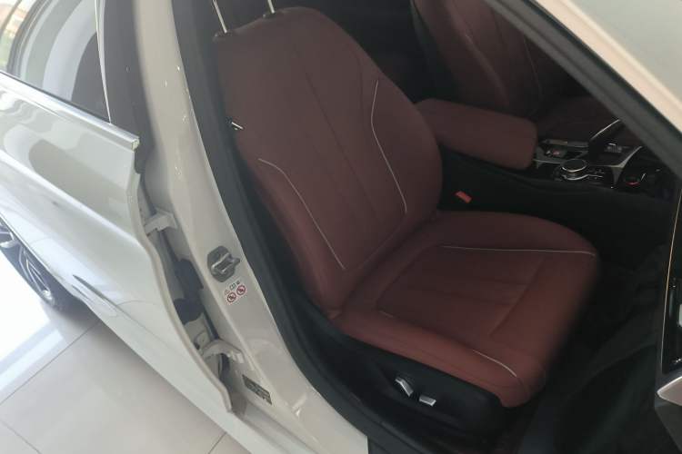 Used BMW 5 Series 2022 Second Facelift 525Li M Sport Package