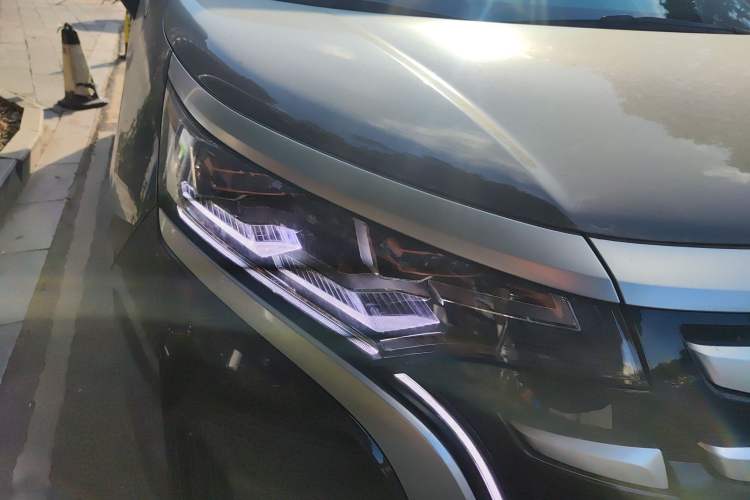 Used Denza D9 2022 DM-i 970 Four-Wheel Drive Flagship Model