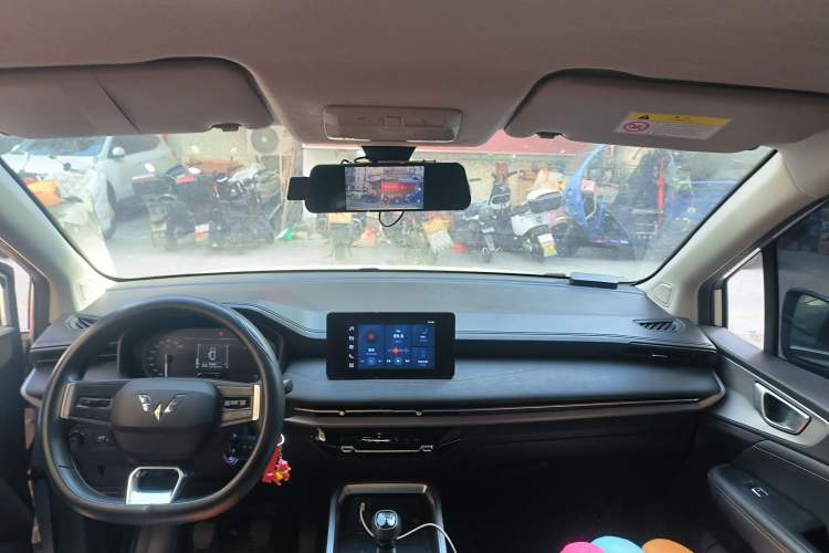 Used Wuling Jiachen 2022 1.5T Manual Comfort & Dynamic Version
